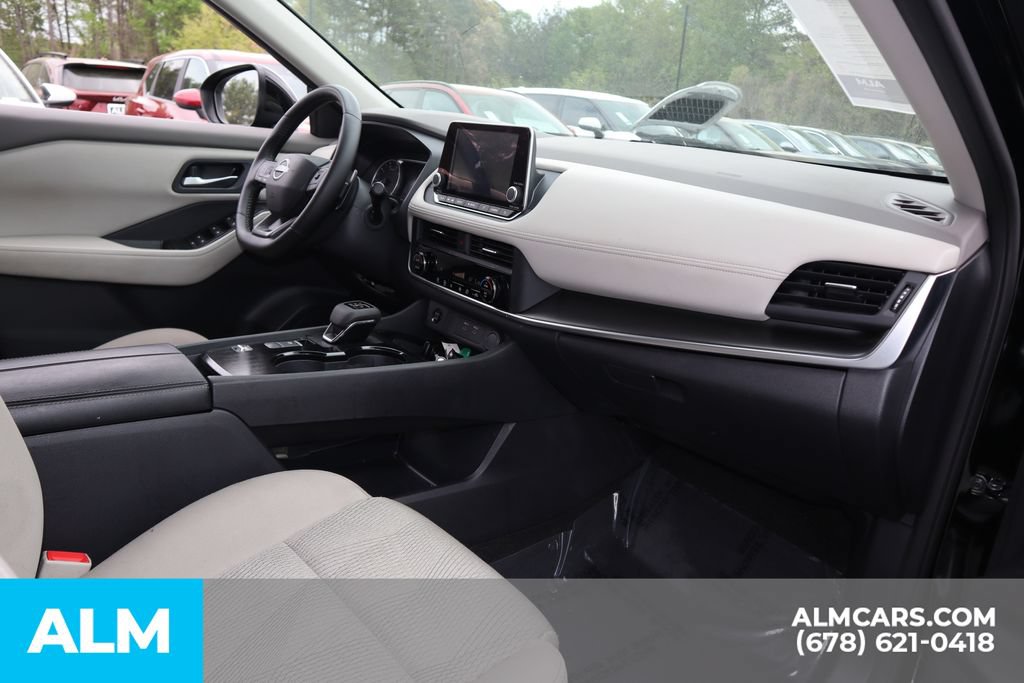 Used 2025 Nissan Rogue SV FWD image 27
