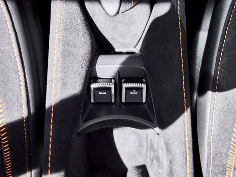 Used 2025 McLaren 750S Spider image 63