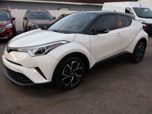 Used 2019 Toyota C-HR XLE FWD image 9