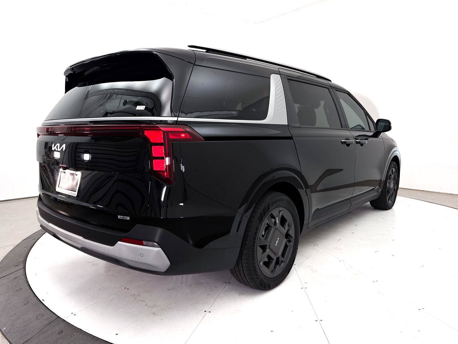 Used 2025 Kia Carnival EX FWD image 19