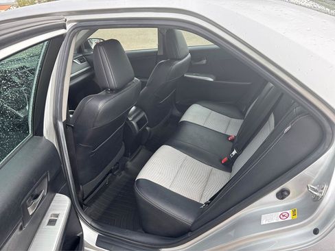 Used 2014 Toyota Camry SE FWD image 10