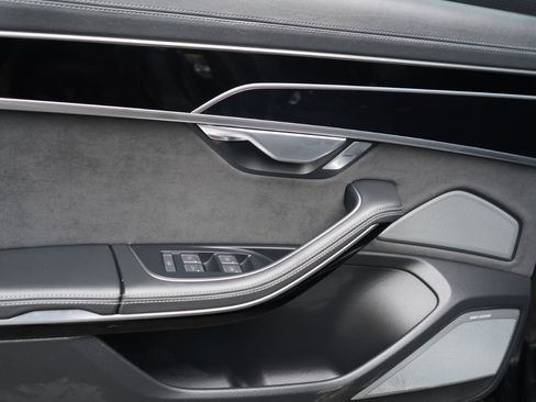 Used 2022 Audi S8 w/ S8 Comfort Plus Package image 40