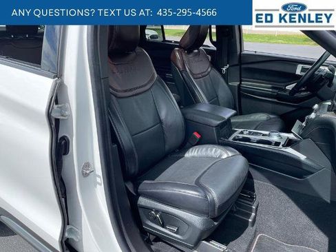 Certified 2020 Ford Explorer Platinum w/ Premium Technology Package AWD/4WD image 32