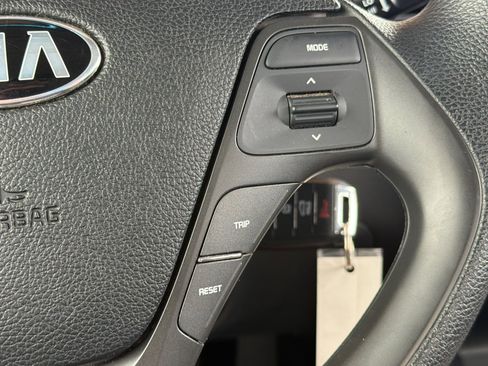 Used 2018 Kia Forte LX FWD image 27