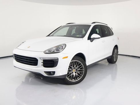 Certified 2017 Porsche Cayenne AWD/4WD image 6