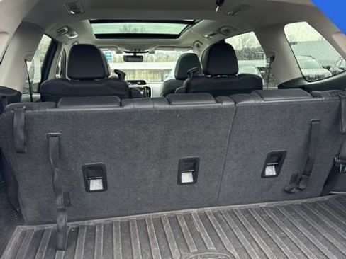 Used 2022 Subaru Ascent Touring w/ Popular Package #2A image 9