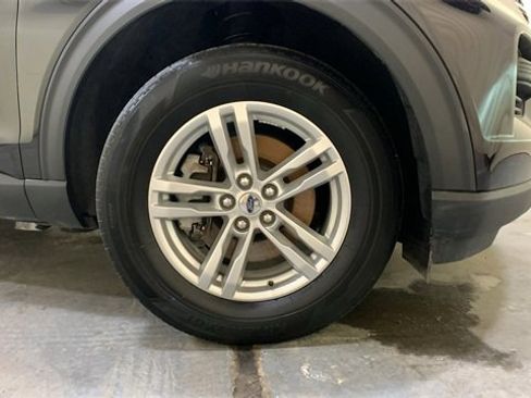 Used 2022 Ford Explorer XLT image 9