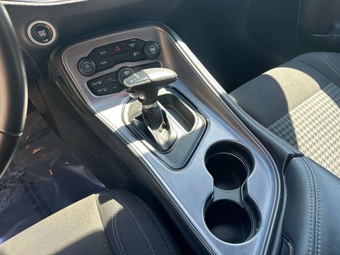 Used 2023 Dodge Challenger SXT RWD image 17