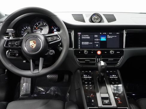 Used 2024 Porsche Macan S image 20