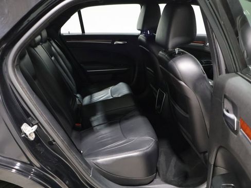 Used 2013 Chrysler 300 RWD image 21