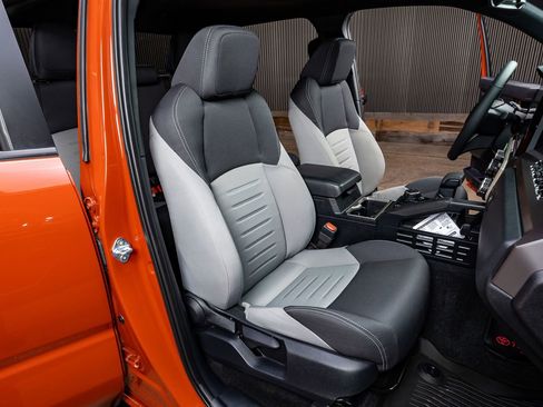 Used 2025 Toyota Tacoma TRD Off-Road image 31