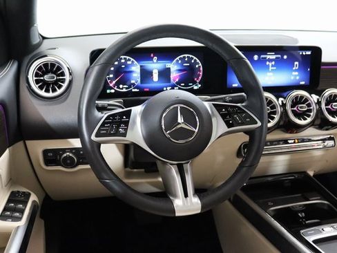 Certified 2025 Mercedes-Benz GLB 250 4MATIC image 15