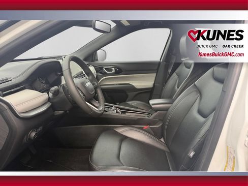 Used 2025 Jeep Compass Limited AWD/4WD image 22