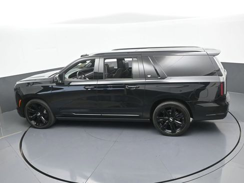 Used 2025 Cadillac Escalade ESV Sport w/ Touring Package image 61