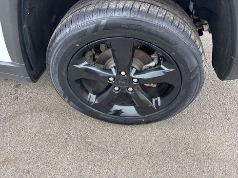 Used 2023 Jeep Grand Cherokee Limited w/ Luxury Tech Group II image 47