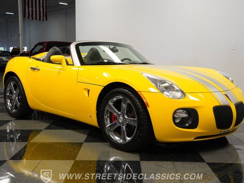 Used 2007 Pontiac Solstice GXP w/ Premium Package image 16