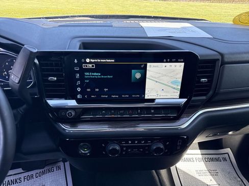 Used 2024 Chevrolet Silverado 1500 LT AWD/4WD image 9