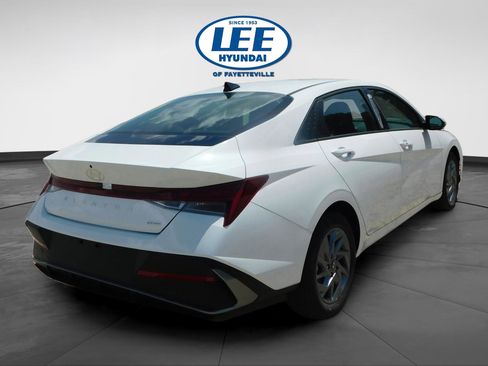 New 2025 Hyundai Elantra Blue image 7