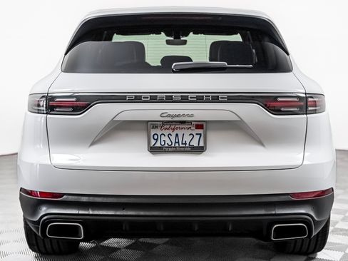 Certified 2023 Porsche Cayenne AWD/4WD image 11