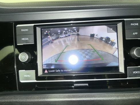 Used 2024 Volkswagen Jetta SE image 19