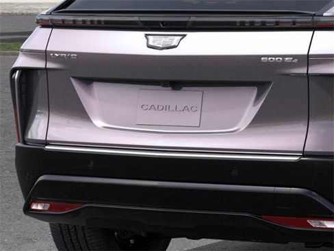 New 2026 Cadillac Lyriq Premium Luxury image 14