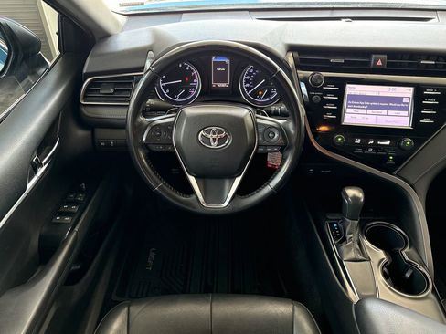 Used 2019 Toyota Camry SE FWD image 18