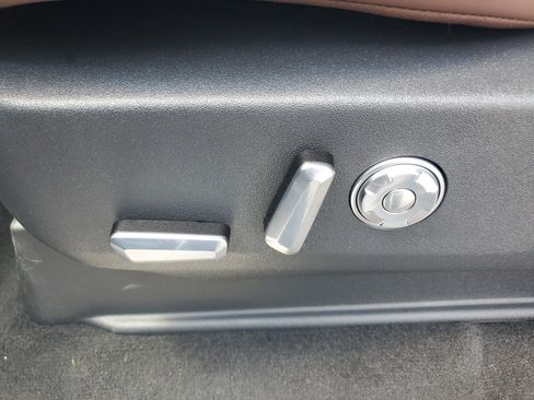 New 2027 Lincoln Navigator Reserve AWD/4WD image 13