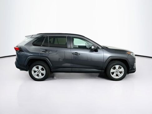 Used 2021 Toyota RAV4 XLE w/ Convenience Package FWD image 10
