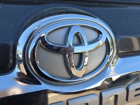 Used 2022 Toyota 4Runner Limited image 12