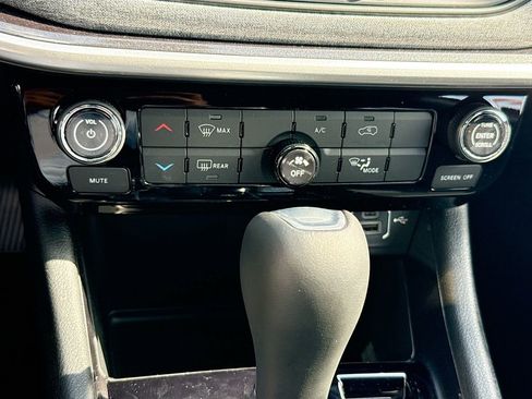 New 2023 Jeep Compass Latitude image 13