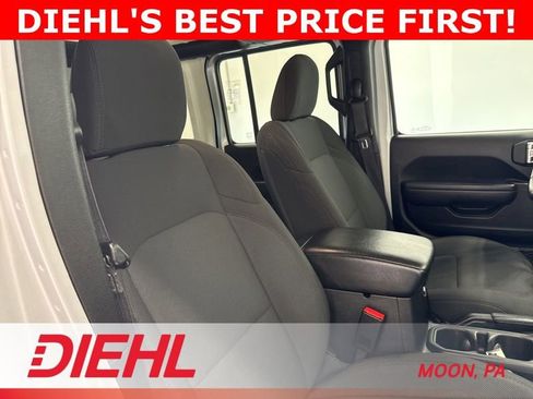 Used 2023 Jeep Wrangler Unlimited w/ Cold Weather Group AWD/4WD image 14