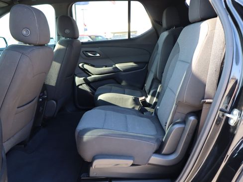 Used 2023 Chevrolet Traverse LT image 11