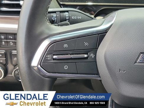 Certified 2025 Chevrolet Suburban Z71 AWD/4WD image 32