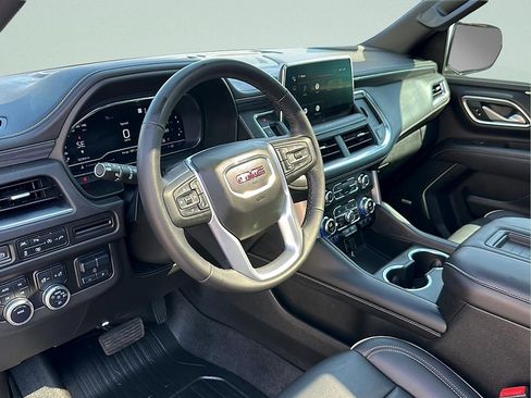 Used 2022 GMC Yukon XL SLT w/ SLT Premium Package AWD/4WD image 13