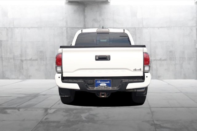 Used 2017 Toyota Tacoma Limited w/ Tow Package AWD/4WD image 6
