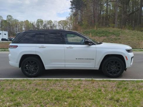 New 2026 Jeep Grand Cherokee Summit AWD/4WD image 14