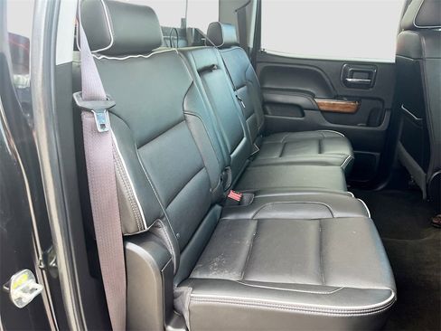 Used 2017 Chevrolet Silverado 2500 High Country w/ Duramax Plus Package image 28