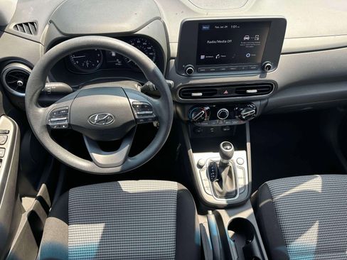 Used 2022 Hyundai Kona SE w/ Cargo Package image 12