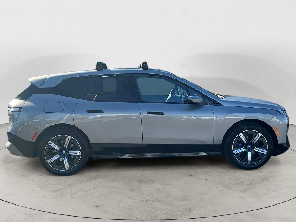 Used 2024 BMW iX xDrive50 w/ Premium Package AWD/4WD image 4