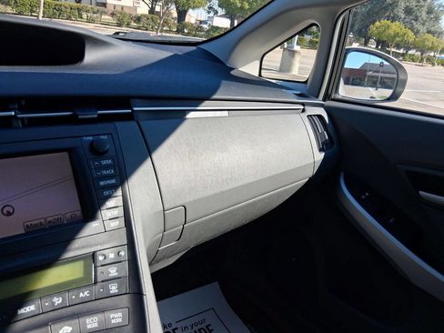 Used 2011 Toyota Prius Three w/ Navigation Pkg image 22