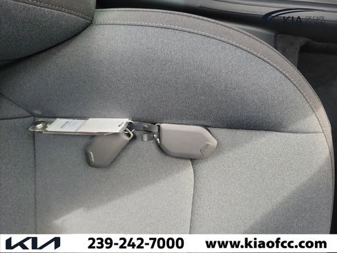 Certified 2025 Kia K4 FWD image 33