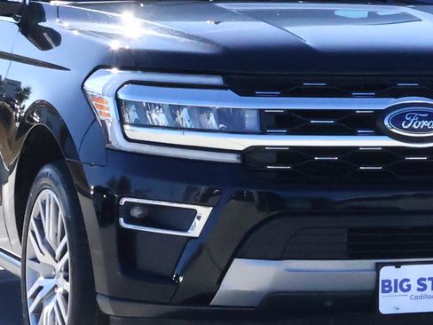 Used 2024 Ford Expedition Limited image 8