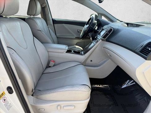 Used 2010 Toyota Venza image 11