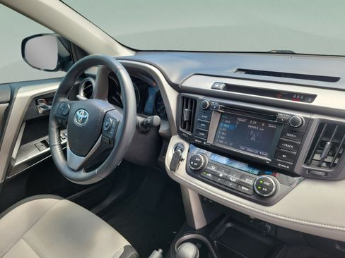 Used 2018 Toyota RAV4 Adventure FWD image 18