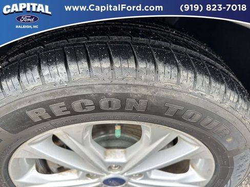 Used 2017 Ford Escape SE w/ SE Cold Weather Package AWD/4WD image 14