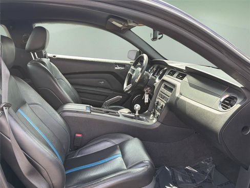 Used 2011 Ford Mustang GT Premium w/ Comfort Pkg RWD image 13