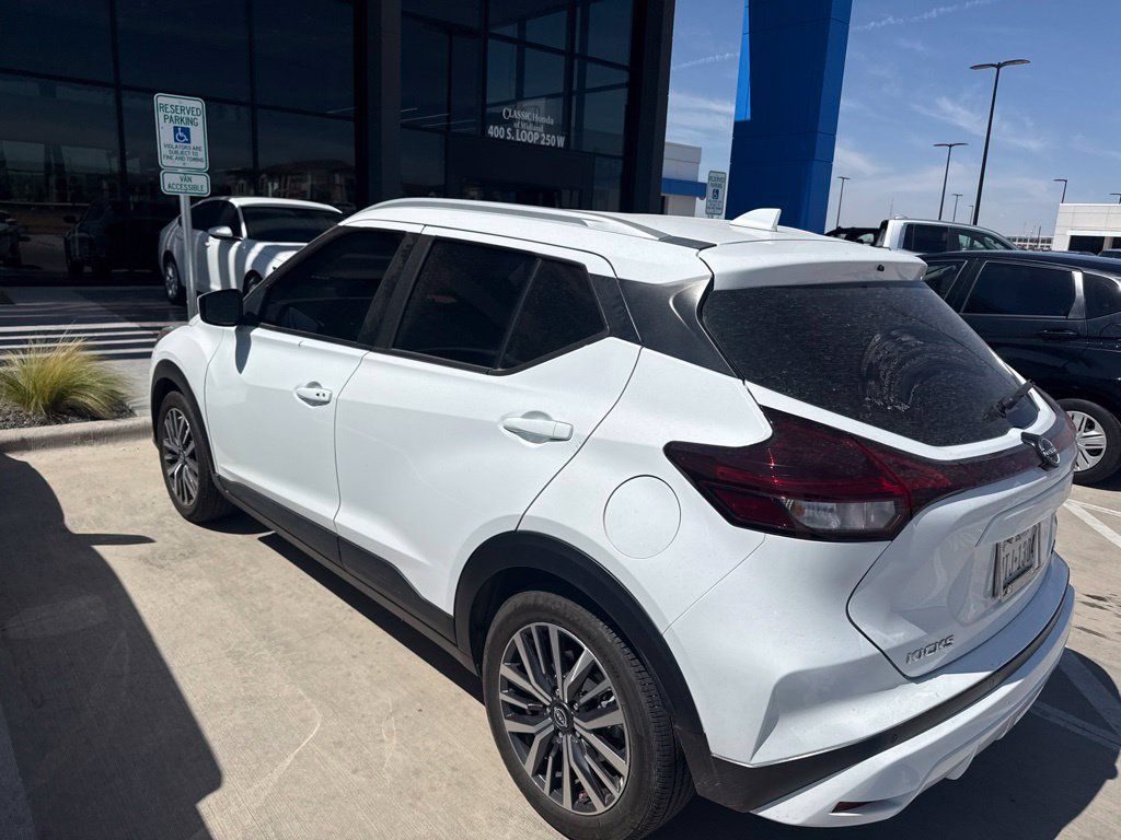 Used 2024 Nissan Kicks SV FWD image 11