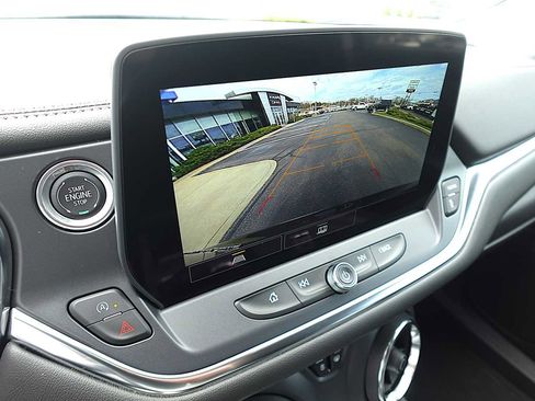 Used 2025 Chevrolet Blazer LT AWD/4WD image 23