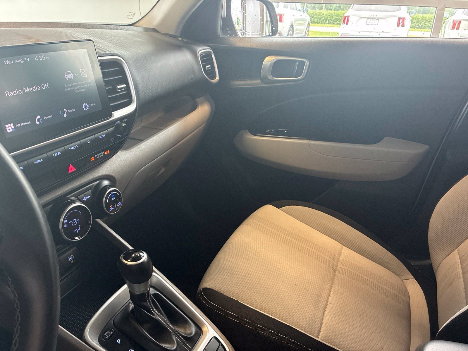 Used 2025 Hyundai Venue SEL FWD image 21