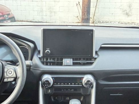 Used 2025 Toyota RAV4 LE image 20